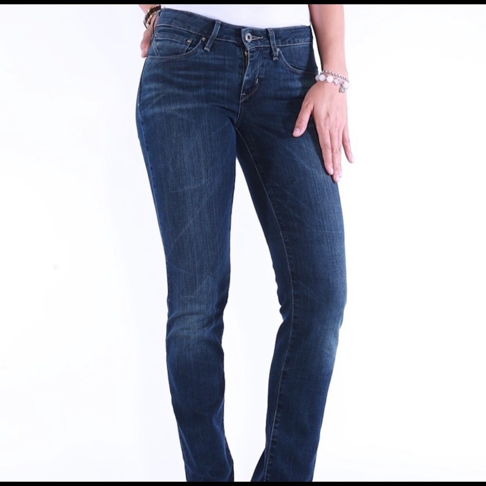 Levi’s - Picture 2 of 3